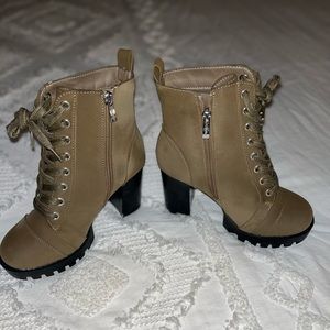 Combat boots